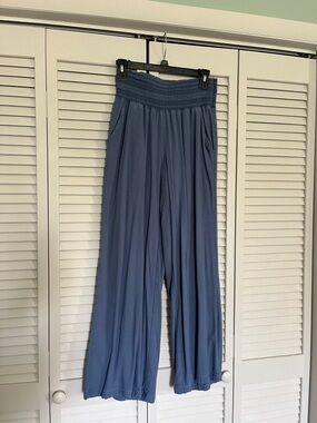 Rewash Women's Wide-Leg Smocked Waist Pants - Slate Blue